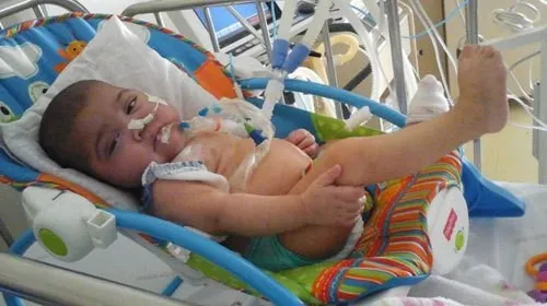 Isabelly, de apenas três anos, morreu no hospital – Foto: Reprodução Facebook