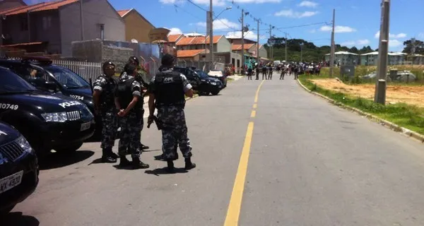 Policiais militares no local onde ocorreu o confronto - Foto: Djalma Malaquias – Banda B