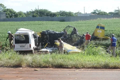 Aeronáutica iniciou na quinta-feira investigação sobre queda de avião em Kombi: seis pessoas morreram - Foto-Gazeta do Povo