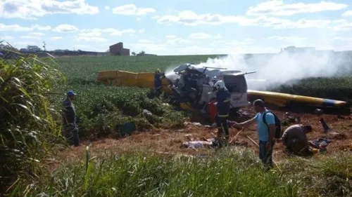 A Kombi, com sete ocupantes, foi atingida por avião quando transportava trabalhadores de Bela Vista do Paraíso para Londrina - Foto: Whatsapp Tribuna
