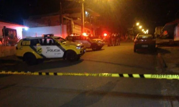 Três foram mortos por ocupantes de um veículo preto. Foto: Colombo Notícias