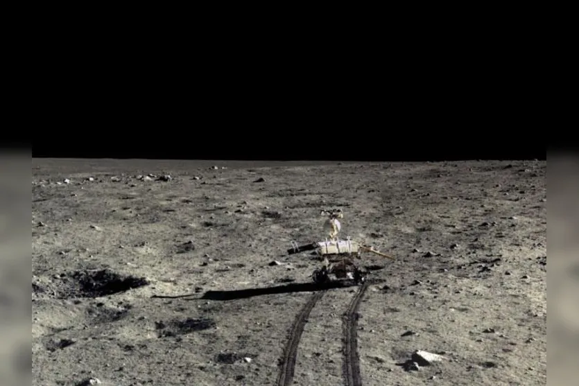 As imagens foram tiradas pela sonda lunar Yuutu, mais comumente conhecida no ocidente como  "o coelho de jade", o qual aterrissou na Lua em dezembro de 2013. Fonte: independent.co.uk 