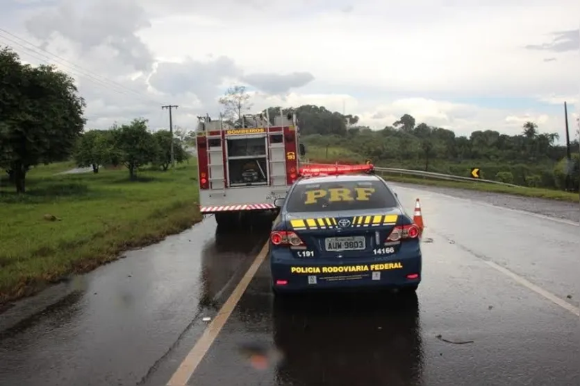  Acidente próximo ao Décimo Batalhão em Apucarana mobiliza bombeiros e PRF-Foto-TNONLINE 