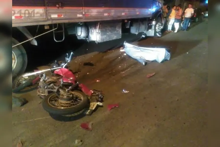  Acidente provoca morte de motociclista em Arapongas - Foto de colaborador 