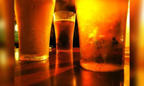 Em Mandaguari, mulher bebe 36 latas de cerveja, pega cigarros e deixa bar sem pagar a conta