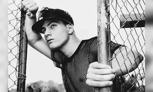 Ex-servente de obras, brasileiro faz sucesso no mundo da moda