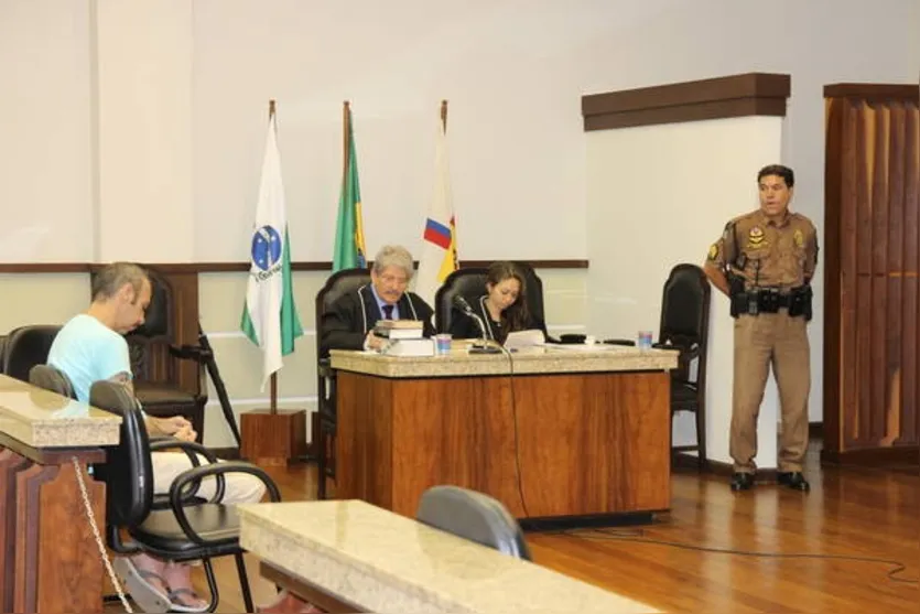  Júri realizado nesta terça-feira em Apucarana (José Luís Mendes/TNOnline) 
