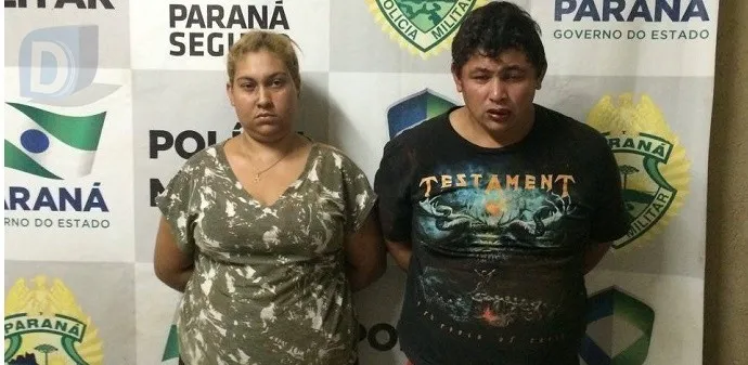 Casal preso pela Polícia Militar de Arapongas, após roubar carro em Apucarana (Foto: Dia A Dia Arapongas)