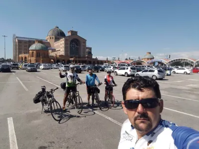 Ciclistas demoraram seis dias para chegar até a Basílica de Nossa Senhora Aparecida (Foto: Arqivo Pessoal)