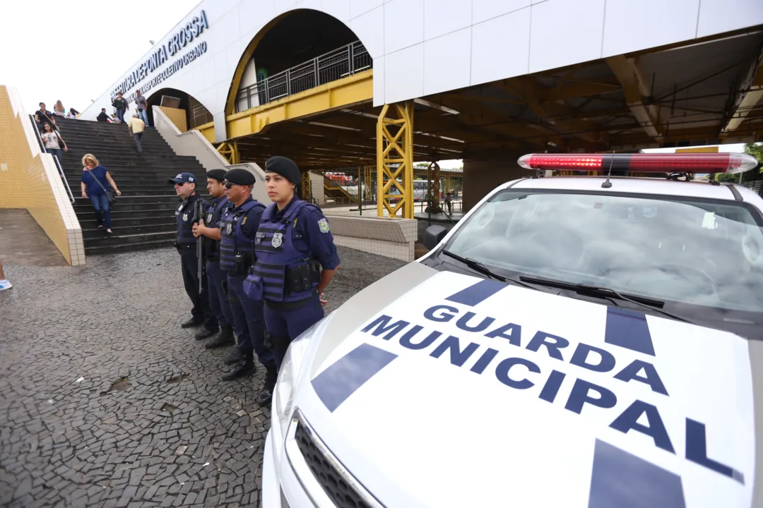Guarda Municipal de Ponta Grossa: membro da corporação teve pistola roubada - Foto: aRede.info