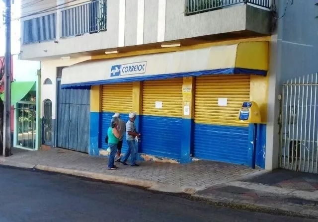 Agência dos Correios em São João do Ivaí foi assaltada mais uma vez no início da manhã desta quarta-feira (6) - Foto: Blog do Roque