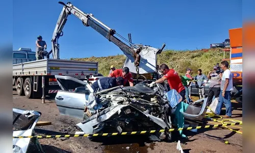 Grave acidente entre dois carros causa uma morte em Jandaia do Sul