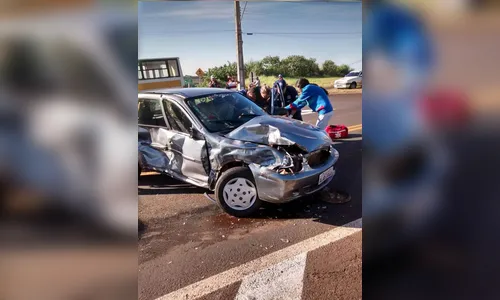 Colisão entre quatro veículos deixa uma pessoa ferida