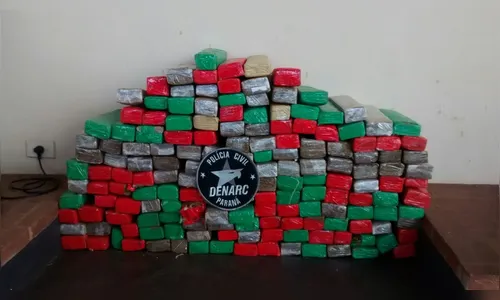 Denarc apreende duas carretas com 138 quilos de maconha