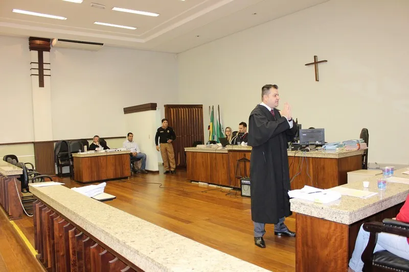 Júri popular nesta quinta-feira (5) em Apucarana: réu foi absolvido - Foto: José Luiz Mendes