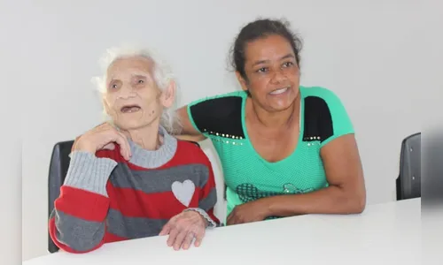 Idosa dada como morta pelo INSS viaja 200 km para reaver benefícios