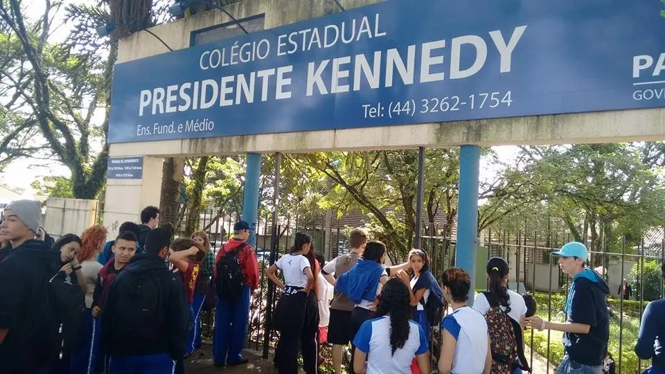 Estudantes do Colégio Presidente Kennedy juntam-se à ocupação (Foto: Página "Colégio Gerardo Braga Ocupado")