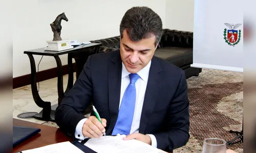 Governador Beto Richa assina decreto nomeando novos procuradores para o Estado