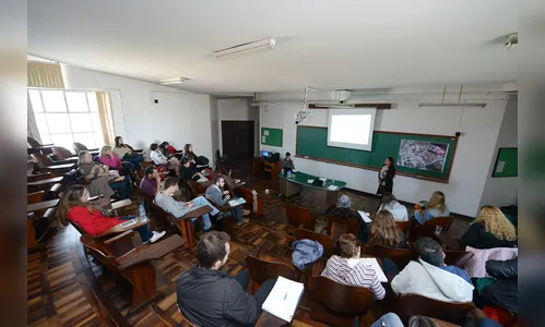 Equipe da Cohapar participa de palestra na UFPR