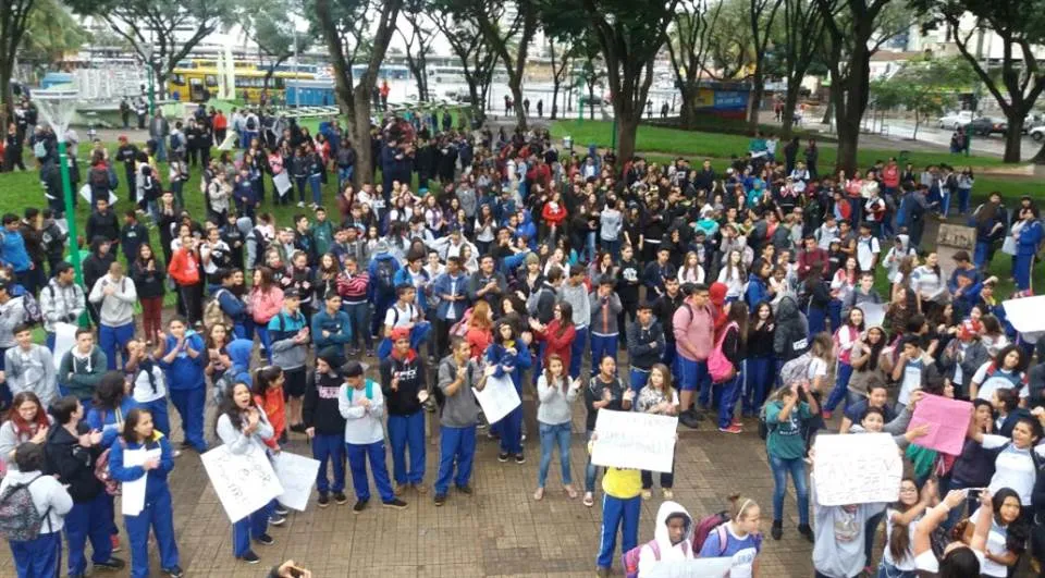 Concentração de estudantes em Maringá - Foto: Divulgação