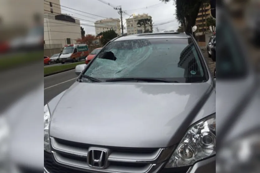  Idoso caiu sobre para-brisa de veículo e morreu - Fotos: Flávia Barros – Banda B 
