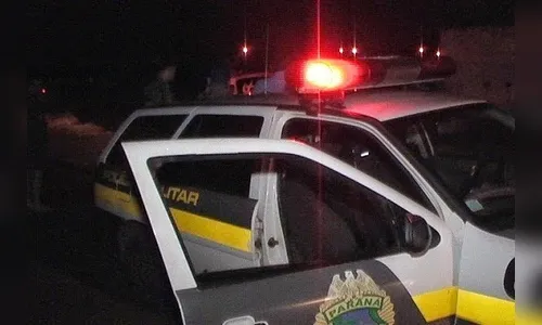 Trio rouba carro, mantém mulheres reféns e pratica série de crimes em Faxinal