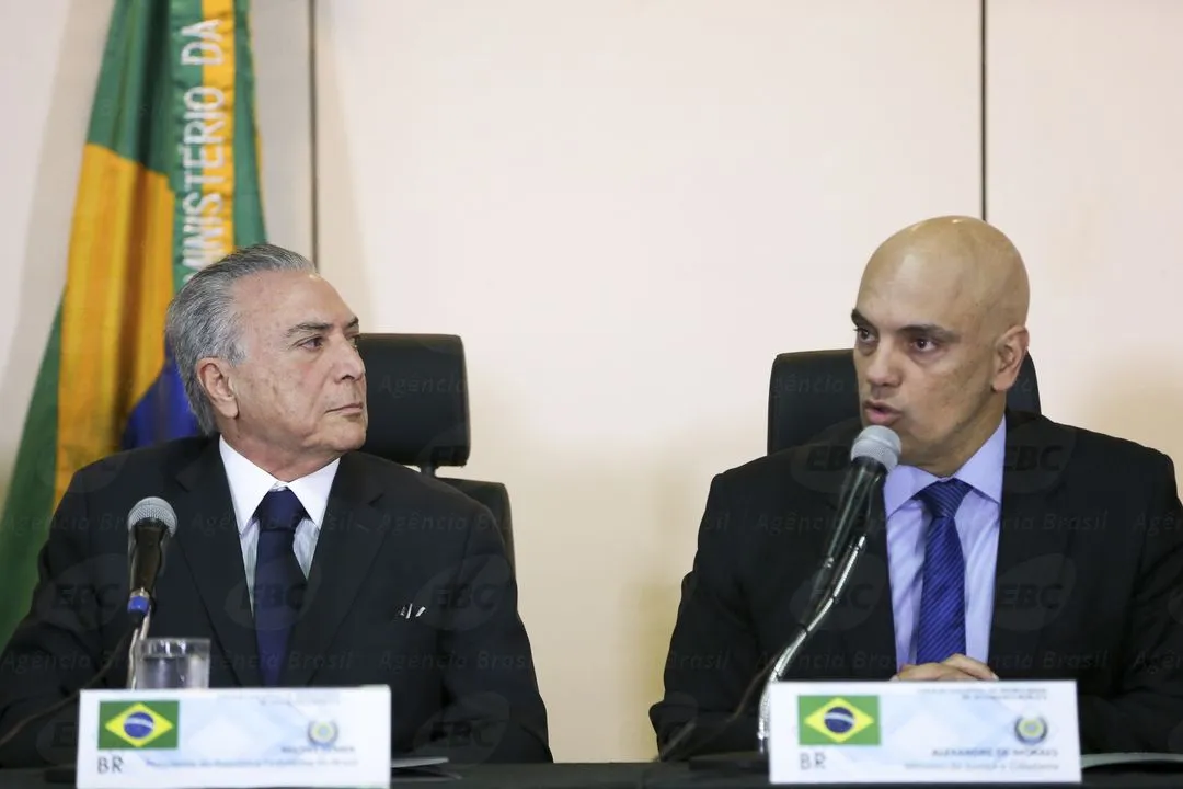 O Presidente Interino, Michel Temer, ao lado do Ministro da Justiça, Alexandre de Moraes (Foto: Marcelo Camargo/Agência Brasil)
