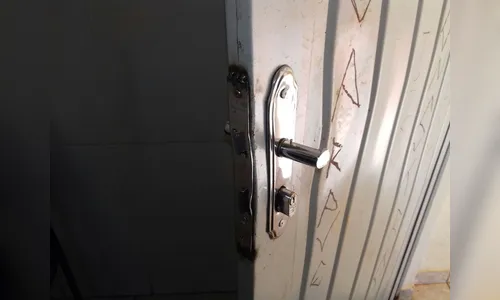 Vândalos invadem Vila Olímpica e estragam gramados e vestiários