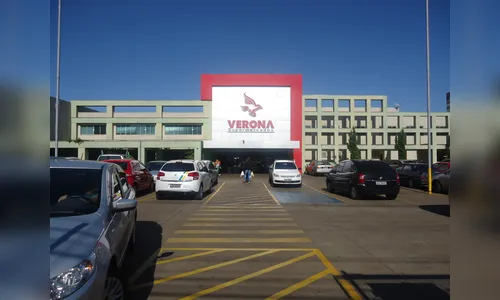 Mulher rouba comida de supermercado em Arapongas