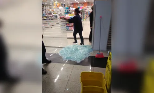Supermercado Cidade Canção é alvo de criminosos durante a madrugada