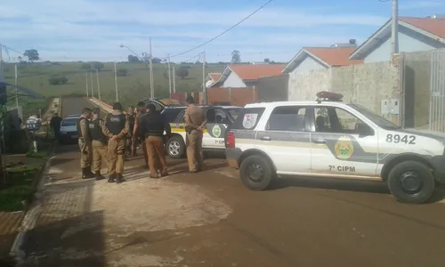 PM recupera caminhonete roubada e prende três bandidos