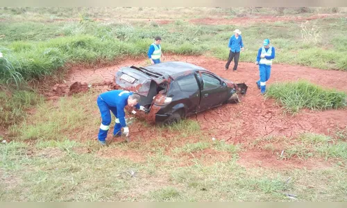 Idosa fica gravemente ferida após capotamento entre Arapongas e Mandaguari