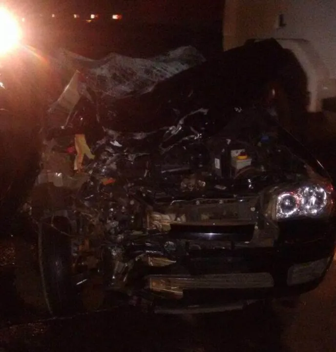 O condutor do carro foi socorrido por uma ambulância municipal. Foto: Whatsapp/Isaias