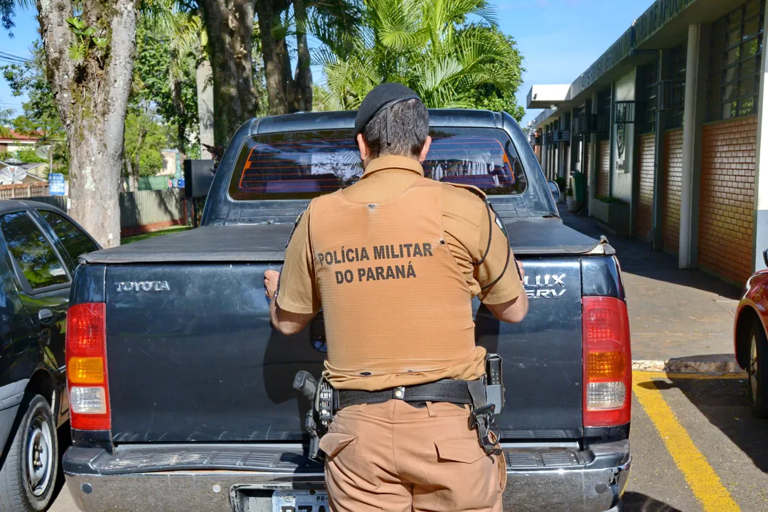 Após denúncia, os policiais localizaram a caminhonete em Apucarana. Foto: Sérgio Rodrigo/Tribuna do Norte
