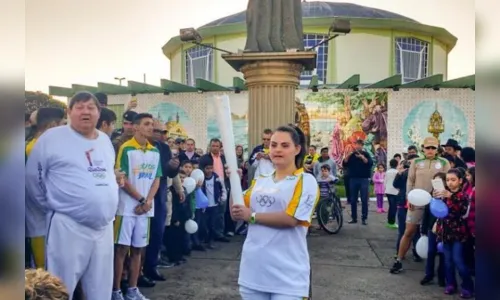 
							Arapongas tem dia histórico com passagem da Tocha Olímpica 
						
						