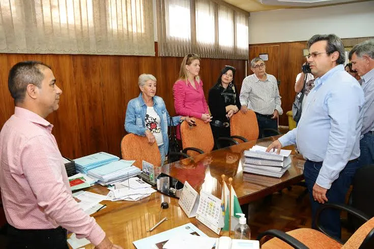 Câmara de Apucarana recebe Projeto que reduz subsídios 