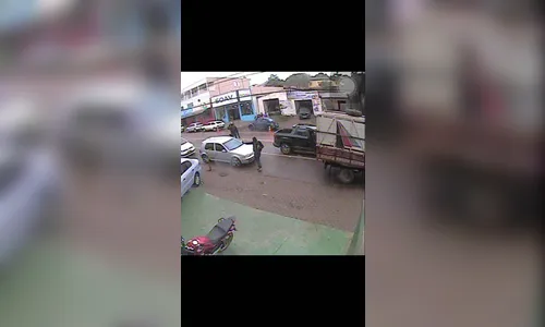 Bandidos armados assaltam cooperativa de crédito