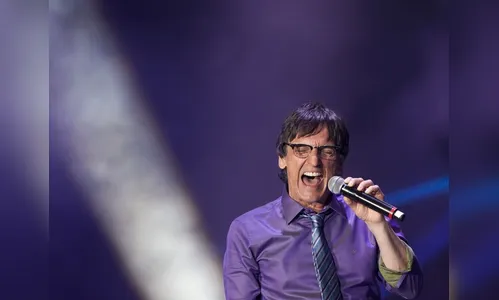 Após 35 anos, Paulo Miklos anuncia que deixará os Titãs