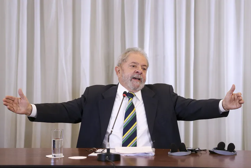 Na hipótese defendida pelos policiais, Lula interpôs preposta no esquema para que ele recebesse recursos obtidos pela Odebrecht - Foto: Ricardo Stuckert/ Instituto Lula