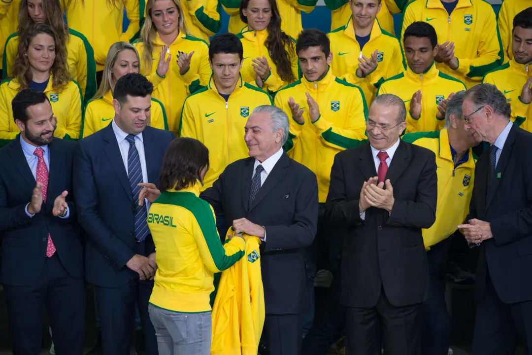 O presidente em exercício do Brasil, Michel Temer (PMDB) se reuniu com a atletas brasileiros e garantiu segurança reforçada na Olimpíada - Foto: Lula Marques - AGPT