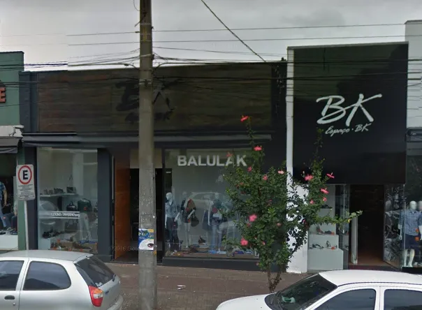 Loja foi alvo de bandido durante movimentação de clientes (Foto - Google Street View)
