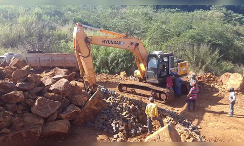 Quatro pessoas são autuadas por extração de pedra clandestina em Jandaia do Sul