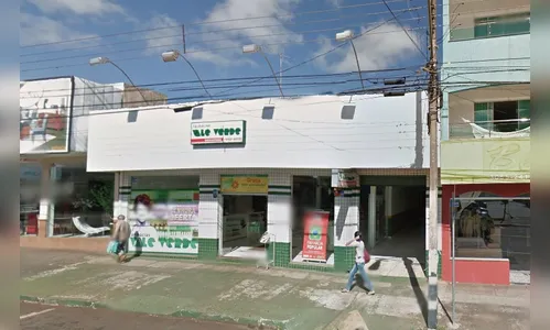 Dupla armada assalta farmácia no centro de Arapongas