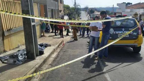 Estudante havia acabado de sair da escola quando foi morto a tiros. Foto: Jeferson Abreu