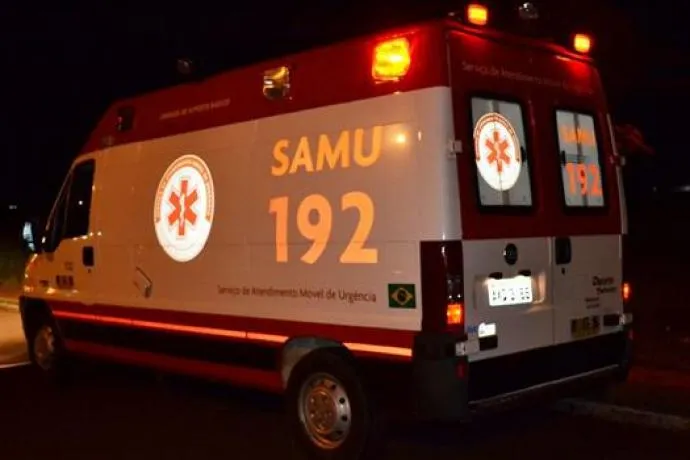 Homem agredido a pedradas em Arapongas foi socorrida por uma equipe do Samu e levado ao Hospital João de Freitas - Foto: Divulgação