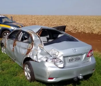 Carro teria sido fechado por um caminhão. Foto: Reprodução/Catve