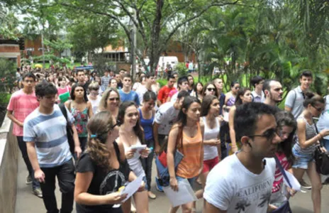A UEL oferece atualmente 68 cursos de graduação e tem cerca de 16 mil estudantes - Foto - AEN - Imagem ilustrativa
