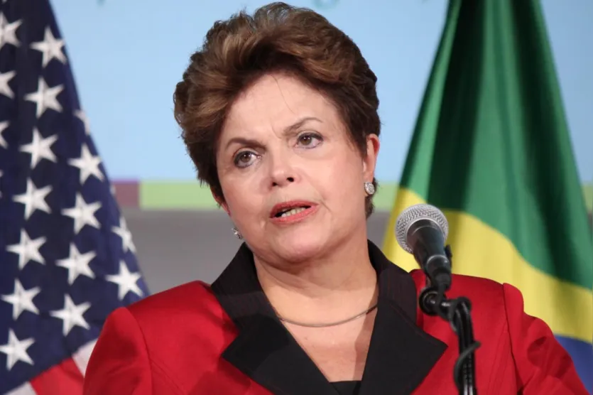  Dilma trabalha há semanas no texto autoral em que vai defender. Foto: Divulgação 