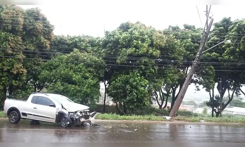 Temporal deixa 39 mil imóveis sem energia na região, diz Copel