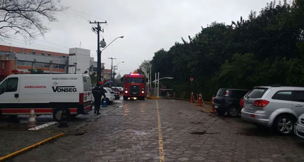 Corpo de Bombeiros resgatou o jovem e o encaminhou ao hostpial. Foto: Flávia Barros – Banda B